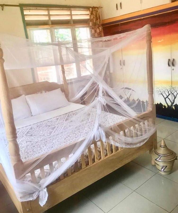 Homestaystudio62 Jinja Exteriör bild