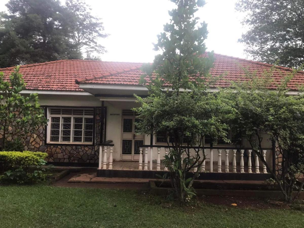 Homestaystudio62 Jinja Exteriör bild